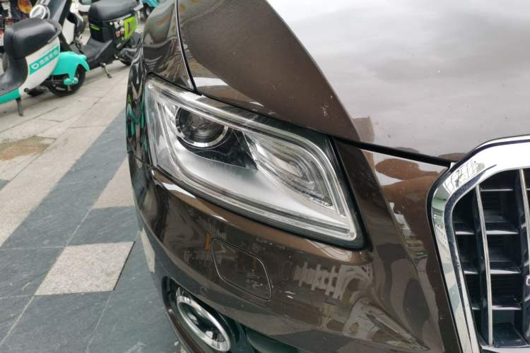 Used Audi Q5 2015 40 TFSI Comfort Model Right Front Headlight