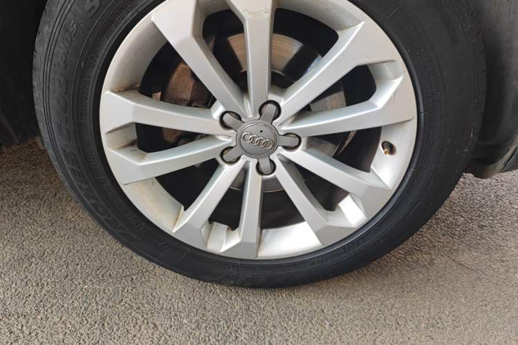 Used Audi Q5 2015 40 TFSI Technology Edition Right Front Wheel Hub