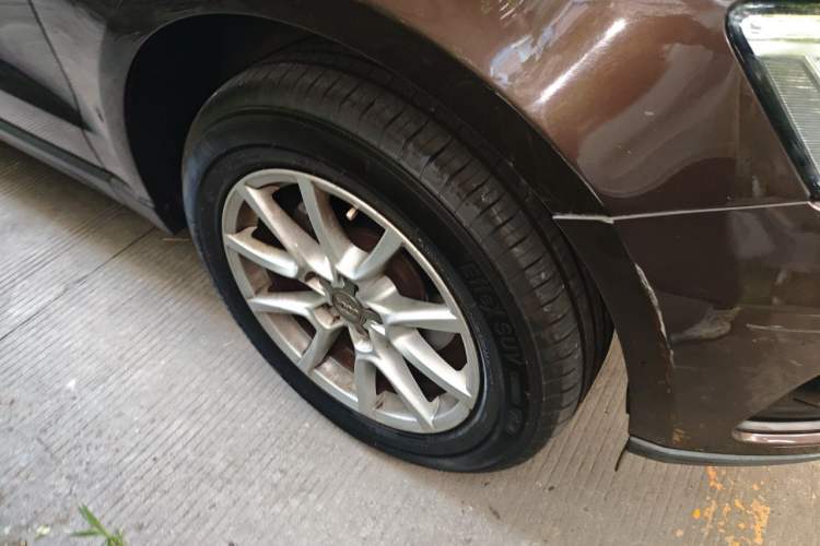 Used Audi Q5 2015 40 TFSI Trendy Edition Right Front Wheel Hub
