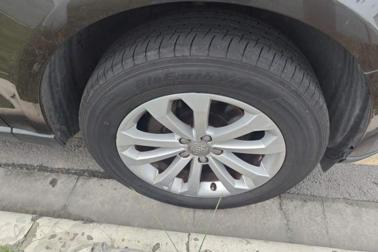 Used Audi Q5 2015 40 TFSI Technology Edition Right Front Wheel Hub
