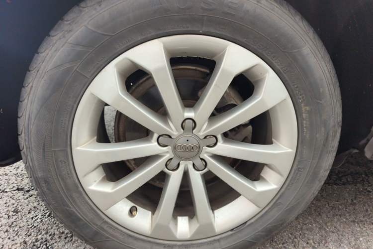 Used Audi Q5 2015 40 TFSI Technology Edition Right Front Wheel Hub