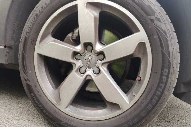 Used Audi Q5 2015 40 TFSI Trendy Edition Right Front Wheel Hub