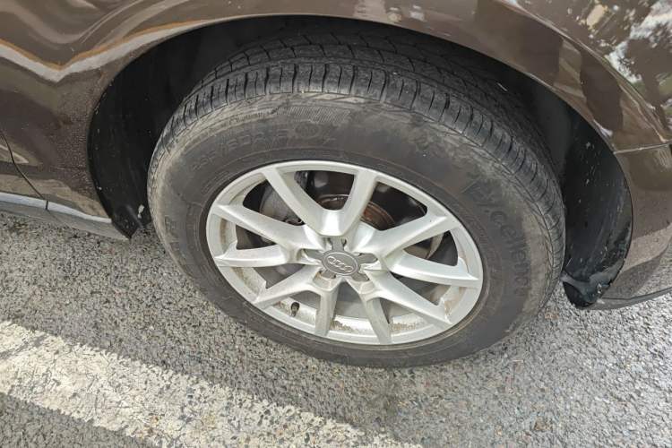 Used Audi Q5 2015 40 TFSI Trendy Edition Right Front Wheel Hub
