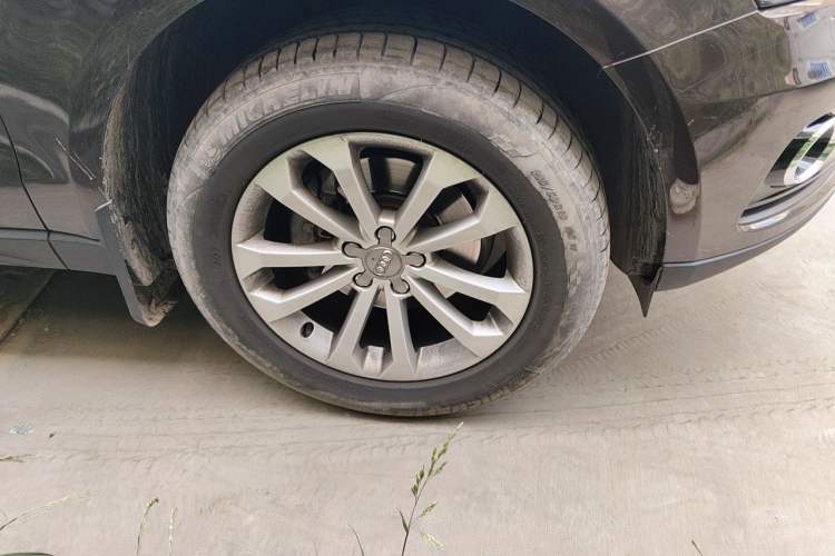 Used Audi Q5 2015 40 TFSI Technology Edition Right Front Wheel Hub