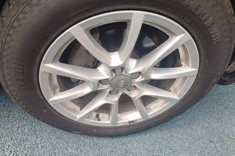 Used Audi Q5 2015 40 TFSI Trendy Edition Right Front Wheel Hub
