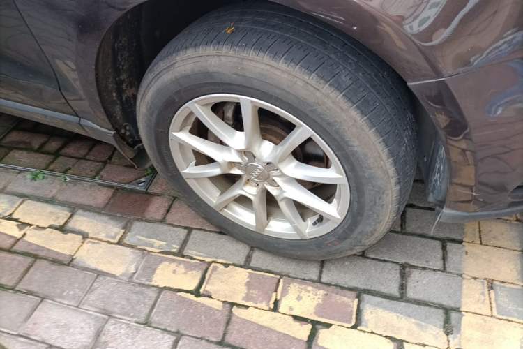 Used Audi Q5 2015 40 TFSI Trendy Edition Right Front Wheel Hub