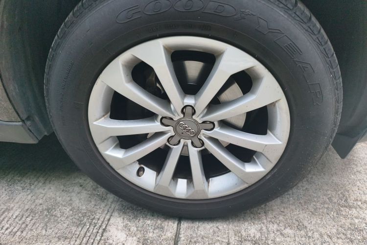 Used Audi Q5 2015 40 TFSI Technology Edition Right Front Wheel Hub