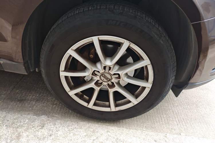 Used Audi Q5 2015 40 TFSI Technology Edition Right Front Wheel Hub