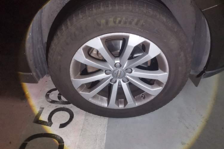 Used Audi Q5 2015 40 TFSI Trendy Edition Right Front Wheel Hub