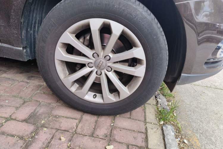 Used Audi Q5 2015 40 TFSI Technology Edition Right Front Wheel Hub