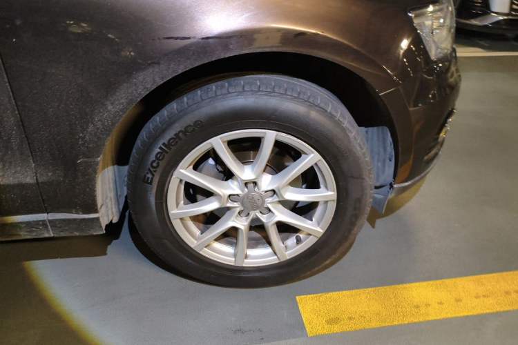 Used Audi Q5 2015 40 TFSI Trendy Edition Right Front Wheel Hub