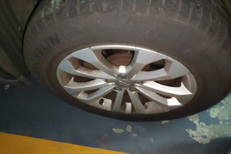 Used Audi Q5 2015 40 TFSI Technology Edition Right Front Wheel Hub