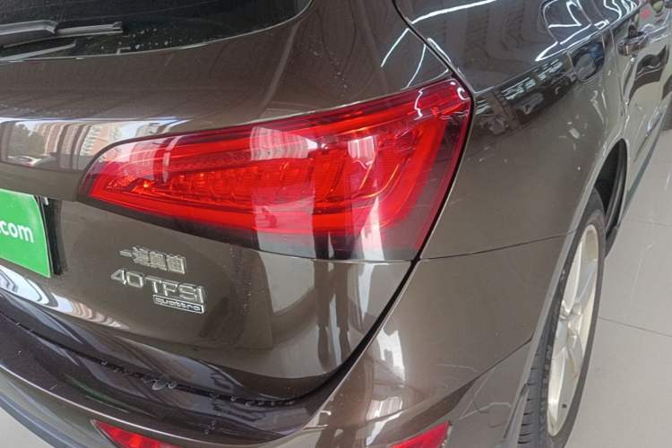 Used Audi Q5 2015 40 TFSI Comfort Model Right Rear Taillight