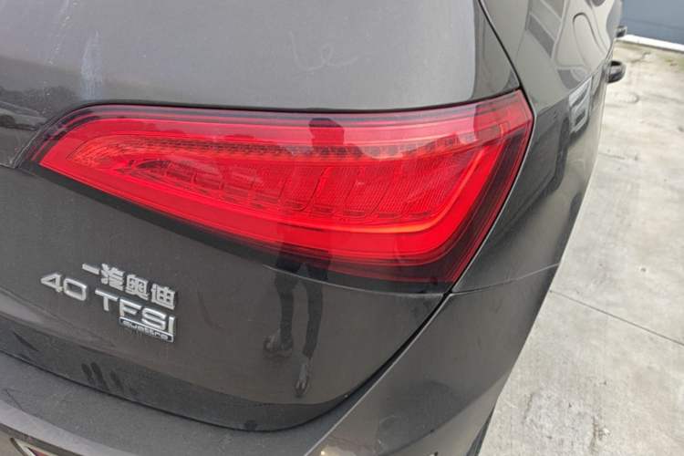 Used Audi Q5 2015 40 TFSI Comfort Model Right Rear Taillight