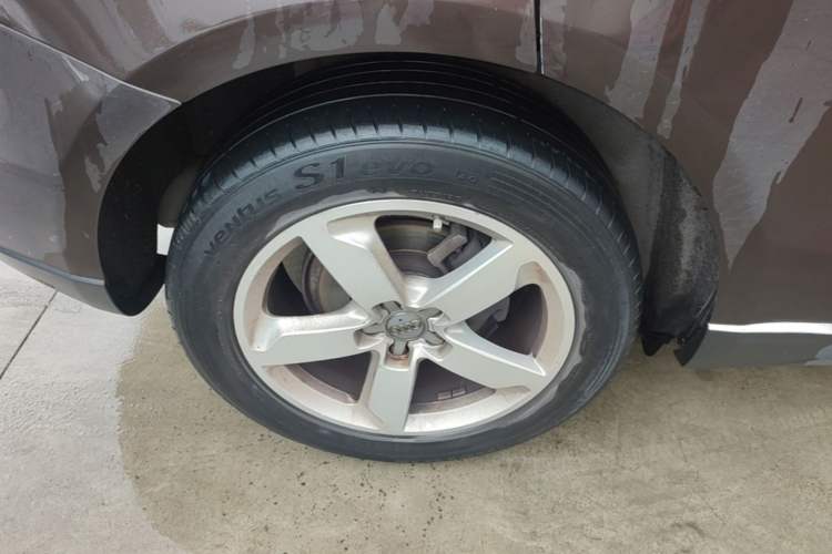Used Audi Q5 2015 40 TFSI Comfort Model Right Rear Wheel Hub