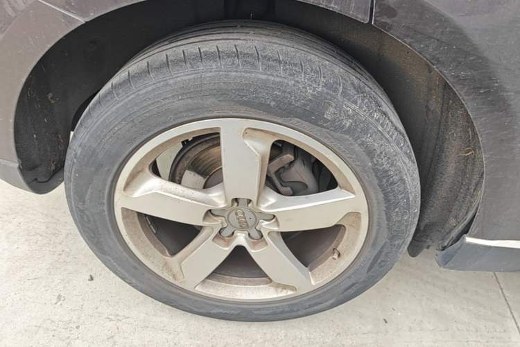Used Audi Q5 2015 40 TFSI Comfort Model Right Rear Wheel Hub