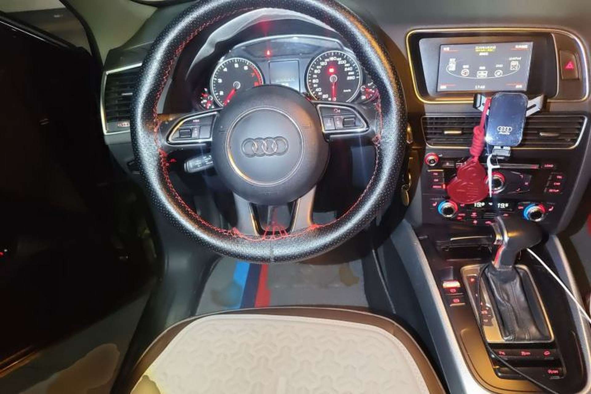 Used Audi Q5 2015 40 TFSI Technology Edition Steering Wheel