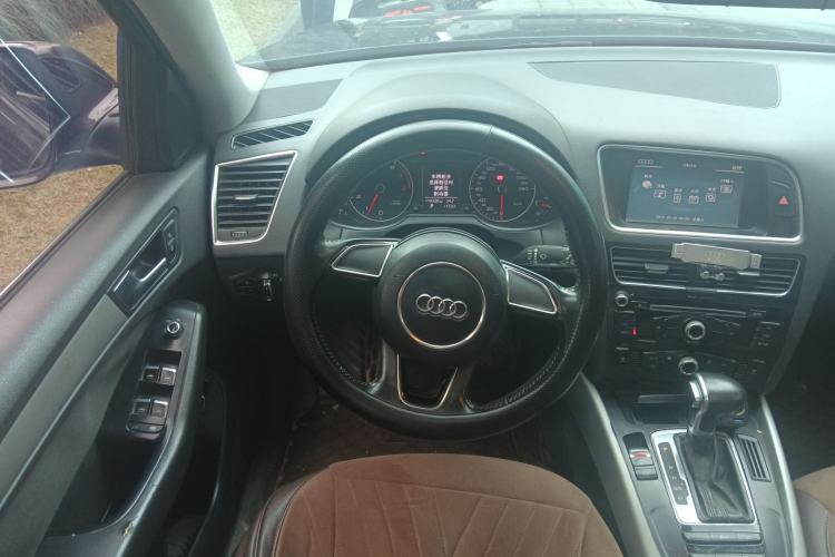 Used Audi Q5 2015 40 TFSI Trendy Edition Steering Wheel