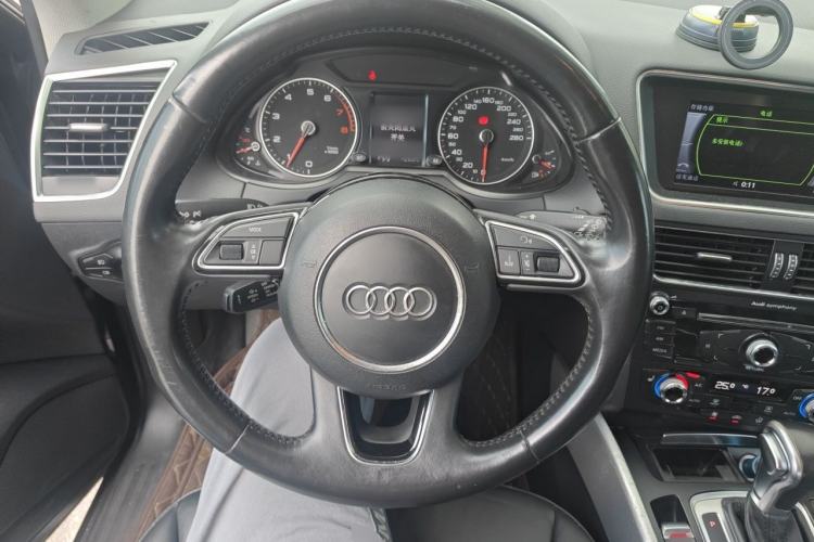 Used Audi Q5 2015 40 TFSI Technology Edition Steering Wheel