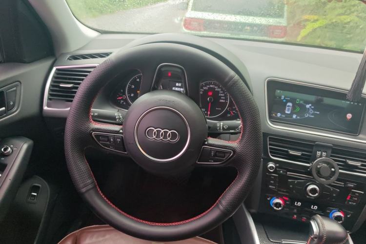 Used Audi Q5 2015 40 TFSI Technology Edition Steering Wheel