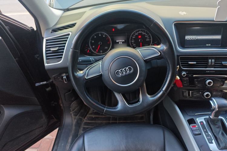 Used Audi Q5 2015 40 TFSI Trendy Edition Steering Wheel