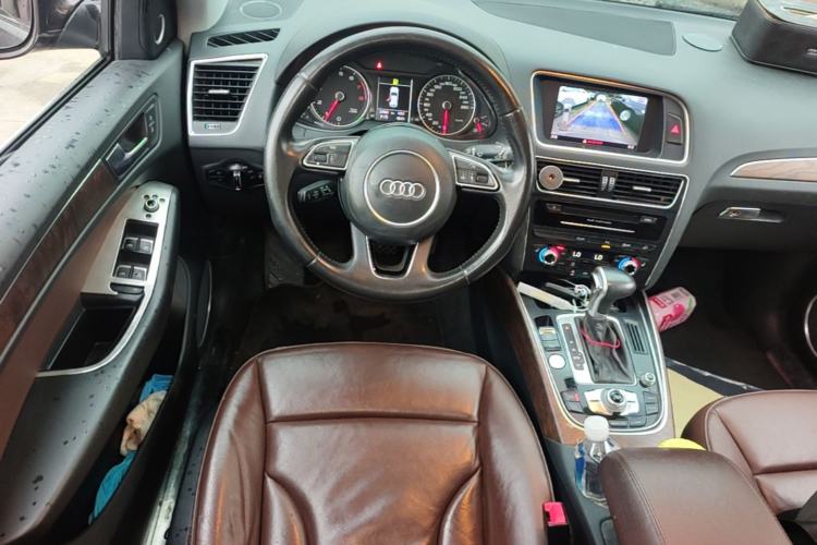 Used Audi Q5 2015 40 TFSI Comfort Model Steering Wheel