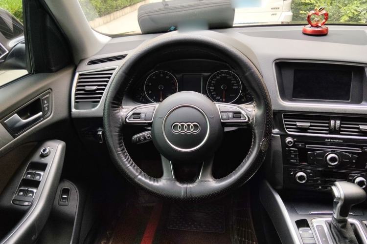 Used Audi Q5 2015 40 TFSI Technology Edition Steering Wheel