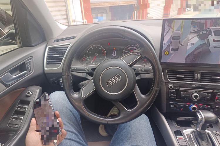 Used Audi Q5 2015 40 TFSI Trendy Edition Steering Wheel