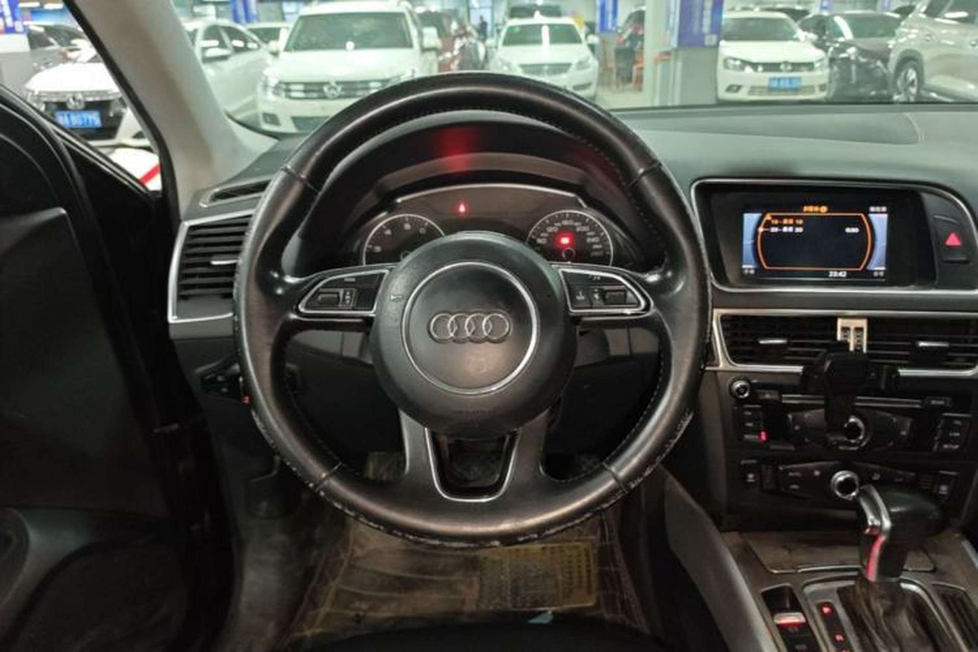 Used Audi Q5 2015 40 TFSI Trendy Edition Steering Wheel
