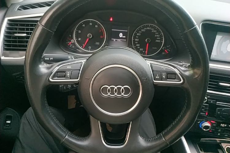 Used Audi Q5 2015 40 TFSI Technology Edition Steering Wheel