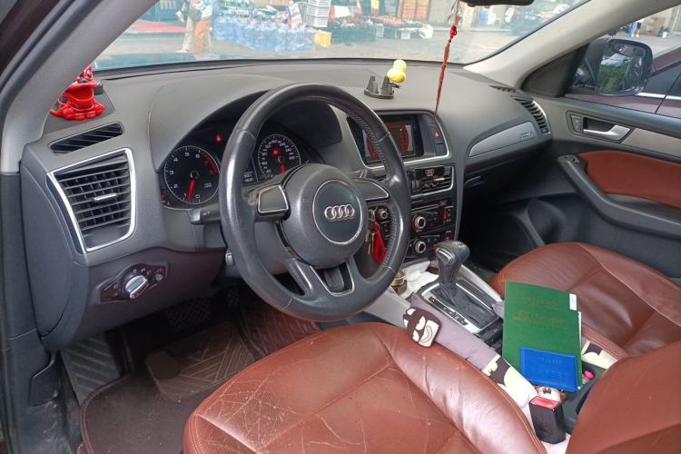 Used Audi Q5 2015 40 TFSI Trendy Edition Steering Wheel