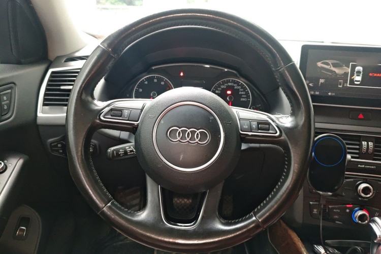 Used Audi Q5 2015 40 TFSI Technology Edition Steering Wheel