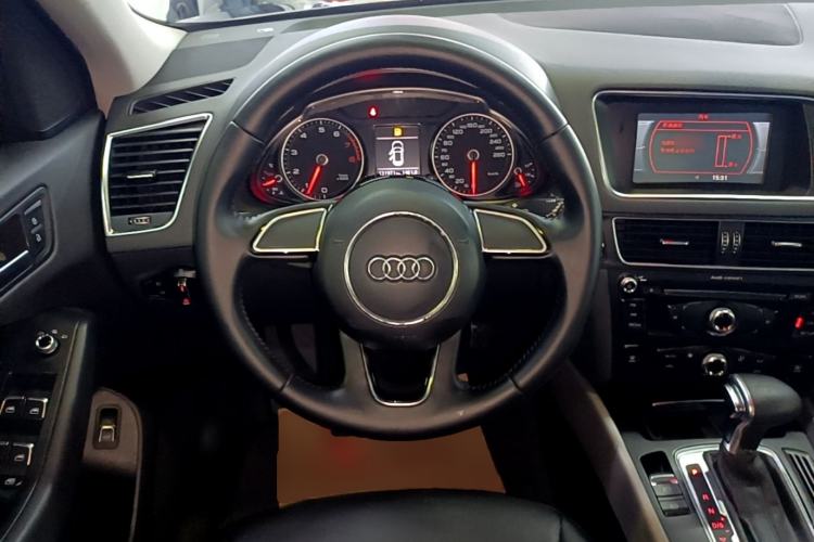 Used Audi Q5 2015 40 TFSI Trendy Edition Steering Wheel