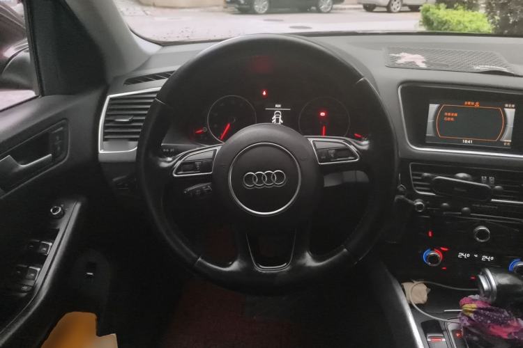 Used Audi Q5 2015 40 TFSI Technology Edition Steering Wheel