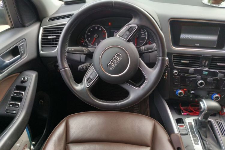 Used Audi Q5 2015 40 TFSI Technology Edition Steering Wheel