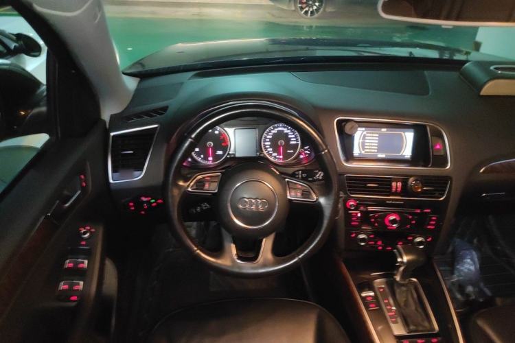 Used Audi Q5 2015 40 TFSI Technology Edition Steering Wheel