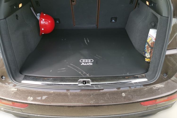 Used Audi Q5 2015 40 TFSI Comfort Model Trunk