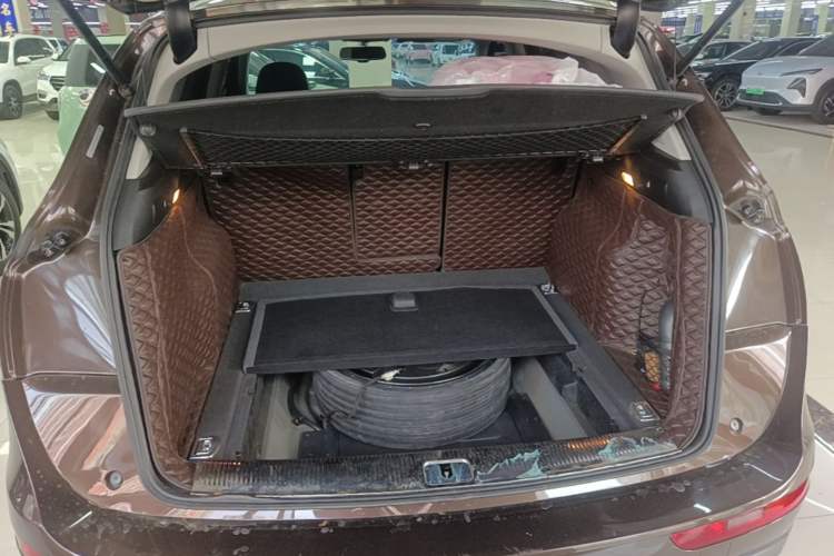 Used Audi Q5 2015 40 TFSI Comfort Model Trunk