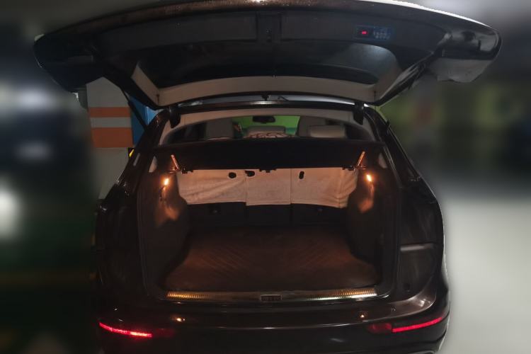 Used Audi Q5 2015 40 TFSI Comfort Model Trunk