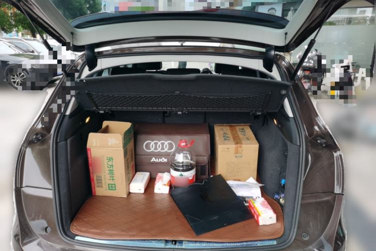 Used Audi Q5 2015 40 TFSI Comfort Model Trunk