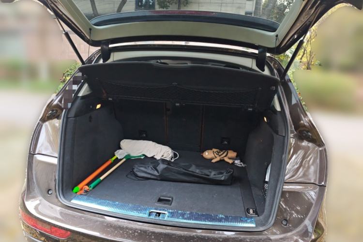 Used Audi Q5 2015 40 TFSI Comfort Model Trunk