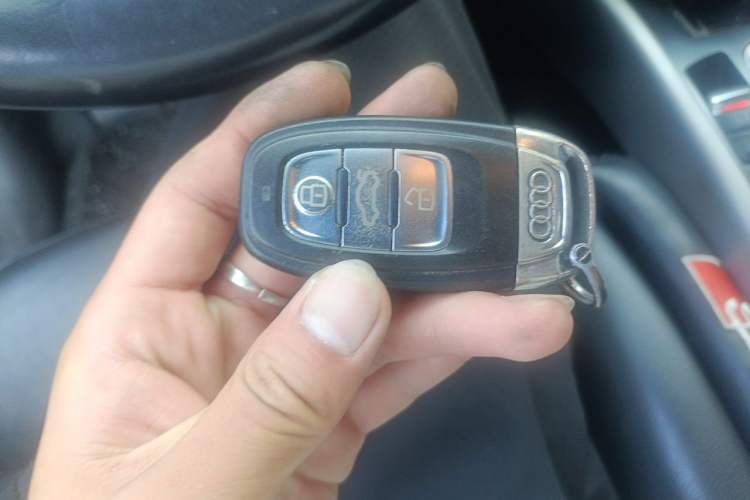 Used Audi Q5 2015 40 TFSI Trendy Edition Vehicle Key
