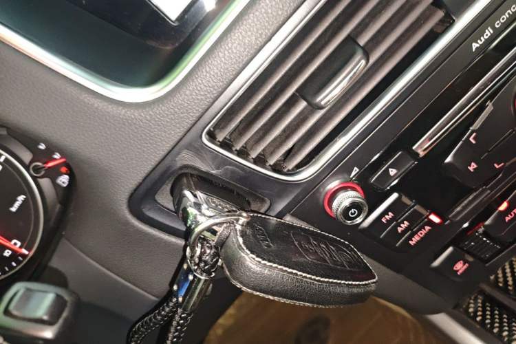 Used Audi Q5 2015 40 TFSI Trendy Edition Vehicle Key