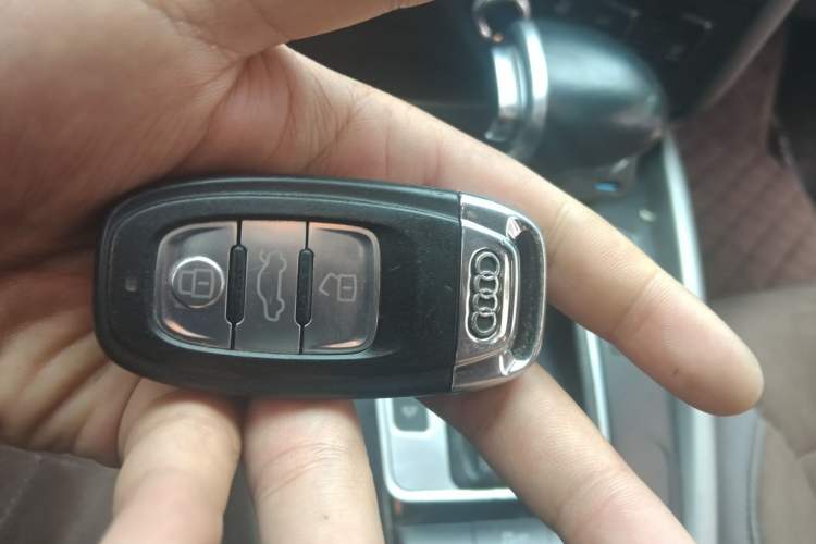Used Audi Q5 2015 40 TFSI Trendy Edition Vehicle Key