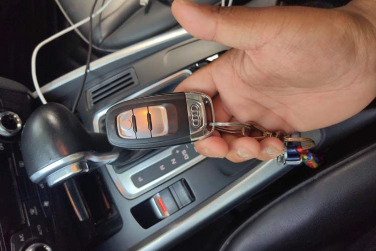Used Audi Q5 2015 40 TFSI Technology Edition Vehicle Key