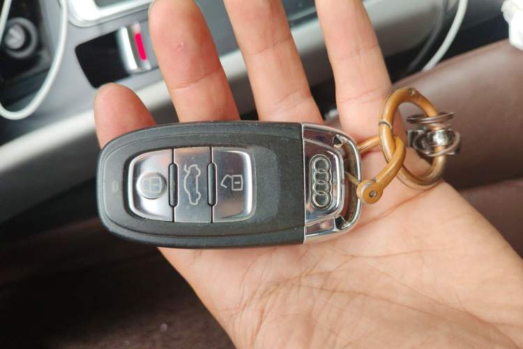 Used Audi Q5 2015 40 TFSI Trendy Edition Vehicle Key