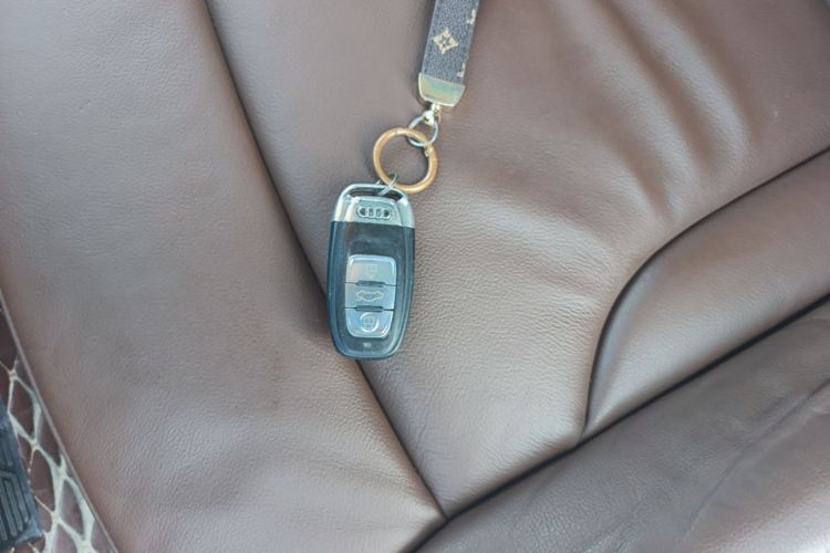Used Audi Q5 2015 40 TFSI Technology Edition Vehicle Key