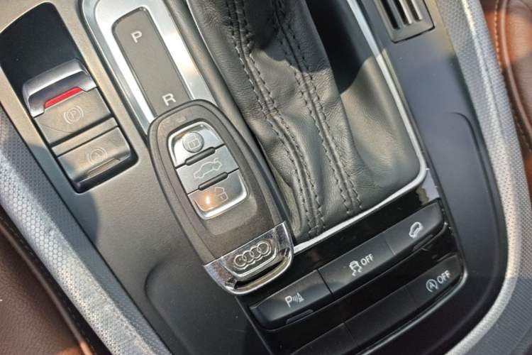 Used Audi Q5 2015 40 TFSI Technology Edition Vehicle Key
