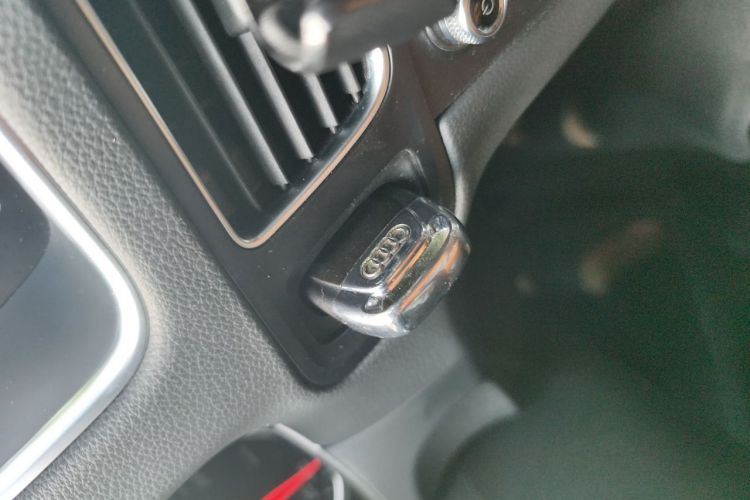 Used Audi Q5 2015 40 TFSI Technology Edition Vehicle Key