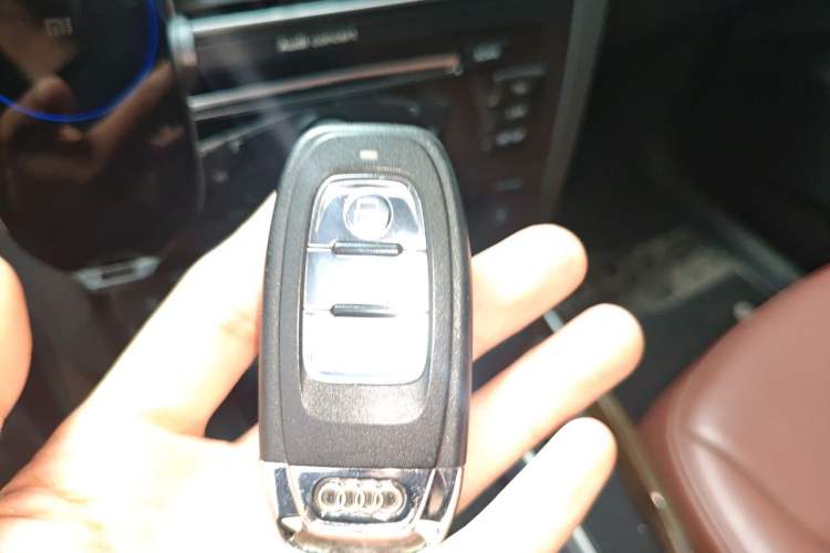 Used Audi Q5 2015 40 TFSI Technology Edition Vehicle Key